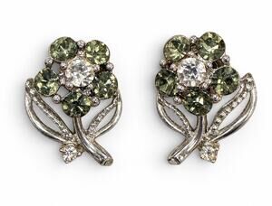 Lisner Silver Tone Pale Green & Clear Daisy Rhinestone Screw Back Earrings 50s